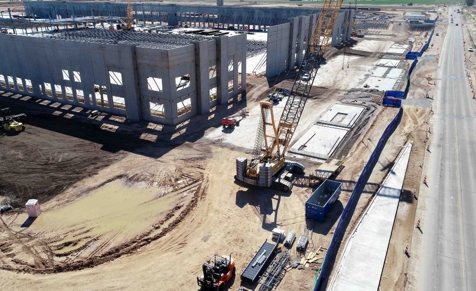 Aerial perspective of a distribution center construction