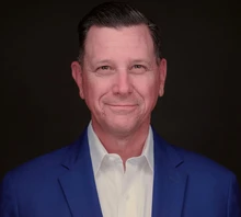 Headshot - Steven Nowaczyk